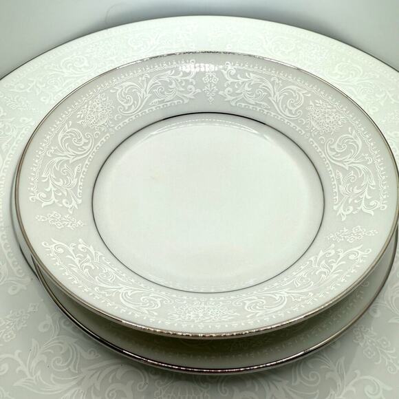 VTG NOS Salem 4 Piece Place Setting for One White/Silver Translucent China Japan - Picture 6 of 11